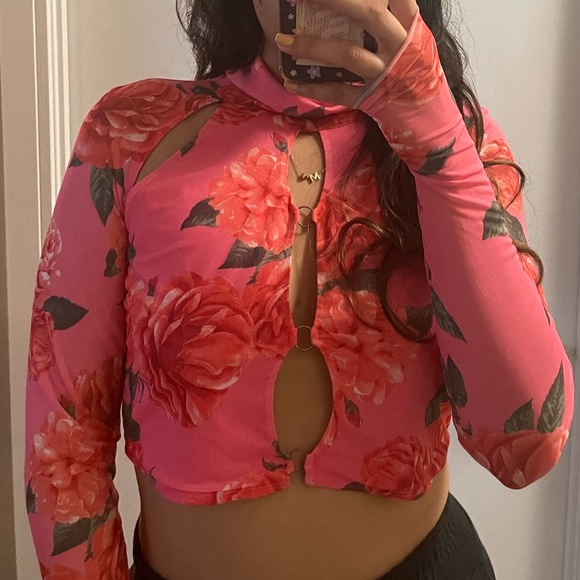 Pink floral mock neck top - Picture 2 of 3